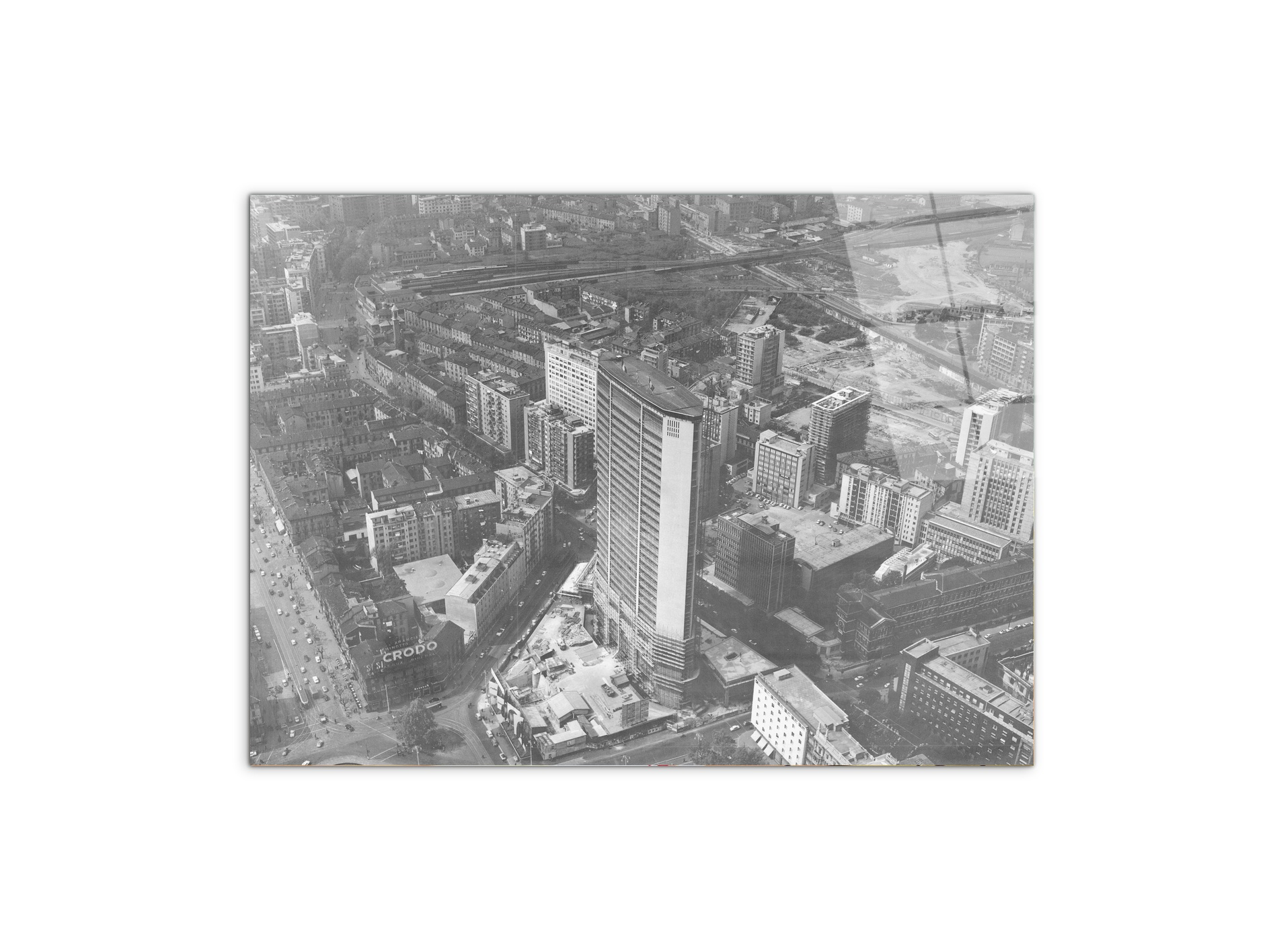 milan-crodoec21510-