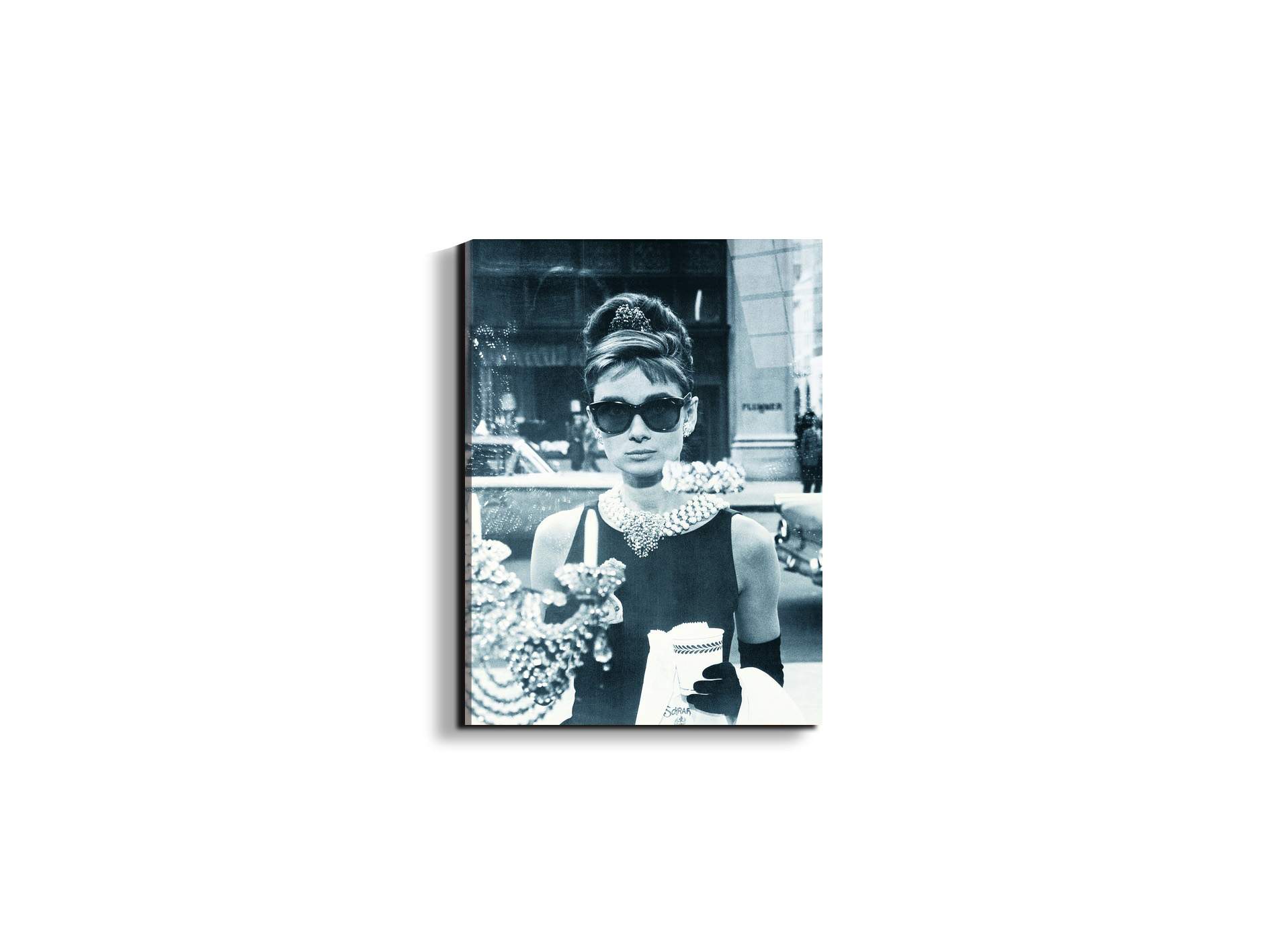 homage-to-audrey-colazione-da-tiffany-iias10048-