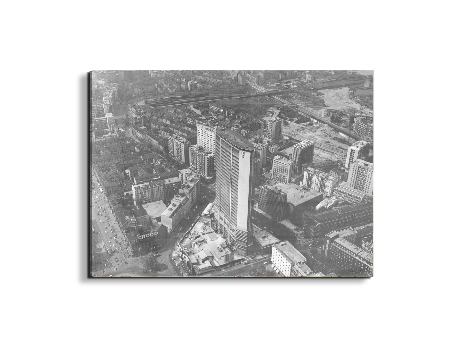 milan-crodoec21510-