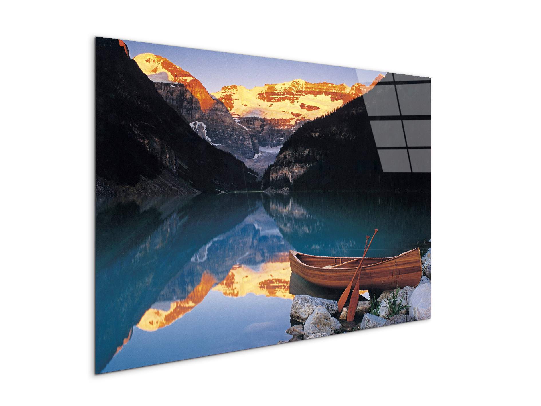 canoe-on-lake-louiseec22112-