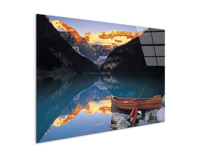 canoe-on-lake-louiseec22112-